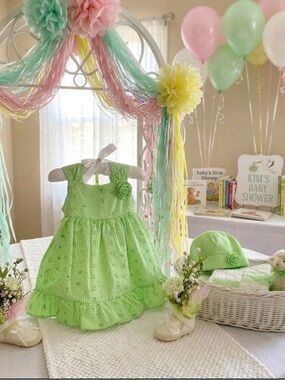 Green Gingham Centerpiece Dress For Baby Shower, Little Girls Birthday